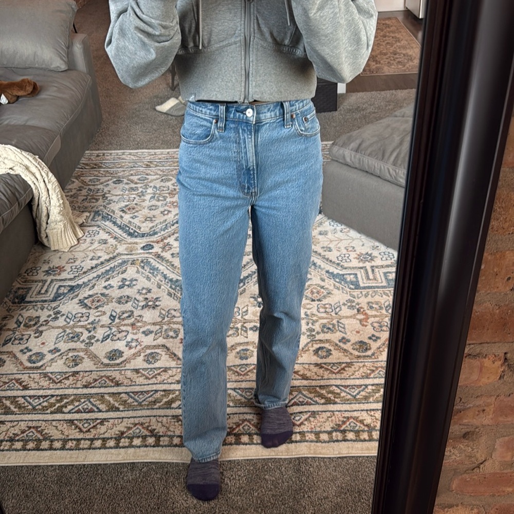 Abercrombie light wash 90’s straight Jean